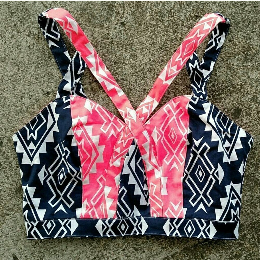 New Flying Tomato festival bralette crop top. Small